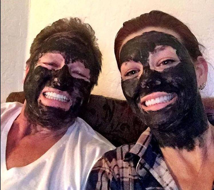 Organic Activated Charcoal Face Mask – Acne Detox Treatment - Image 5